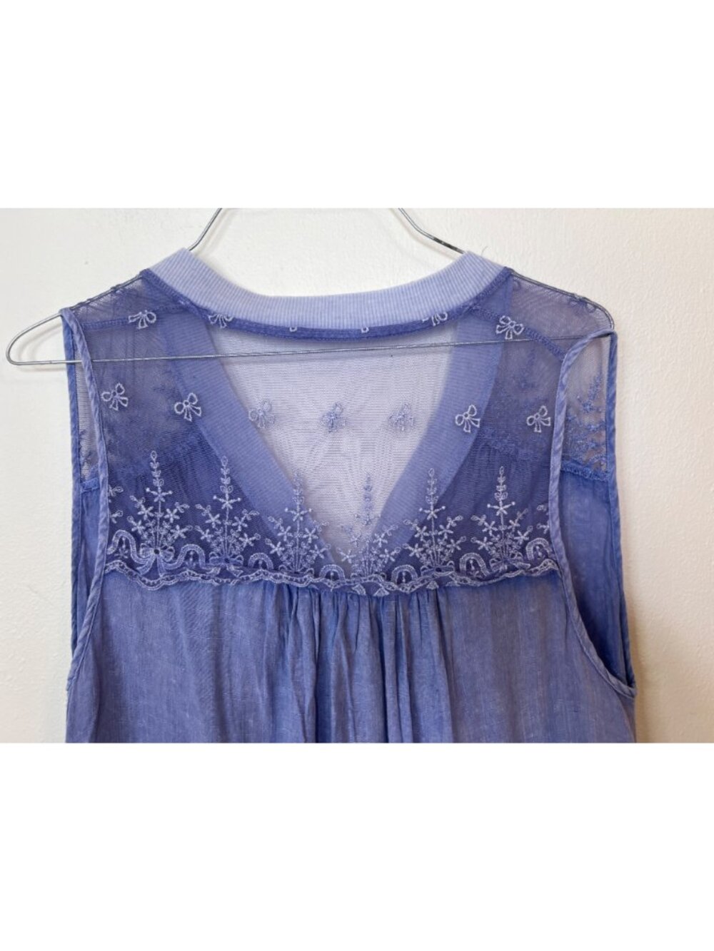 Umgee Blue Lace Yoke Sleeveless Tunic Top Boho Flowy Tank Med Fairy Embroidered - Picture 8 of 9